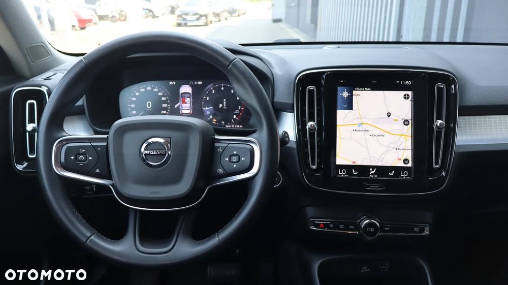 Volvo XC 40 T3 Momentum Pro - 12