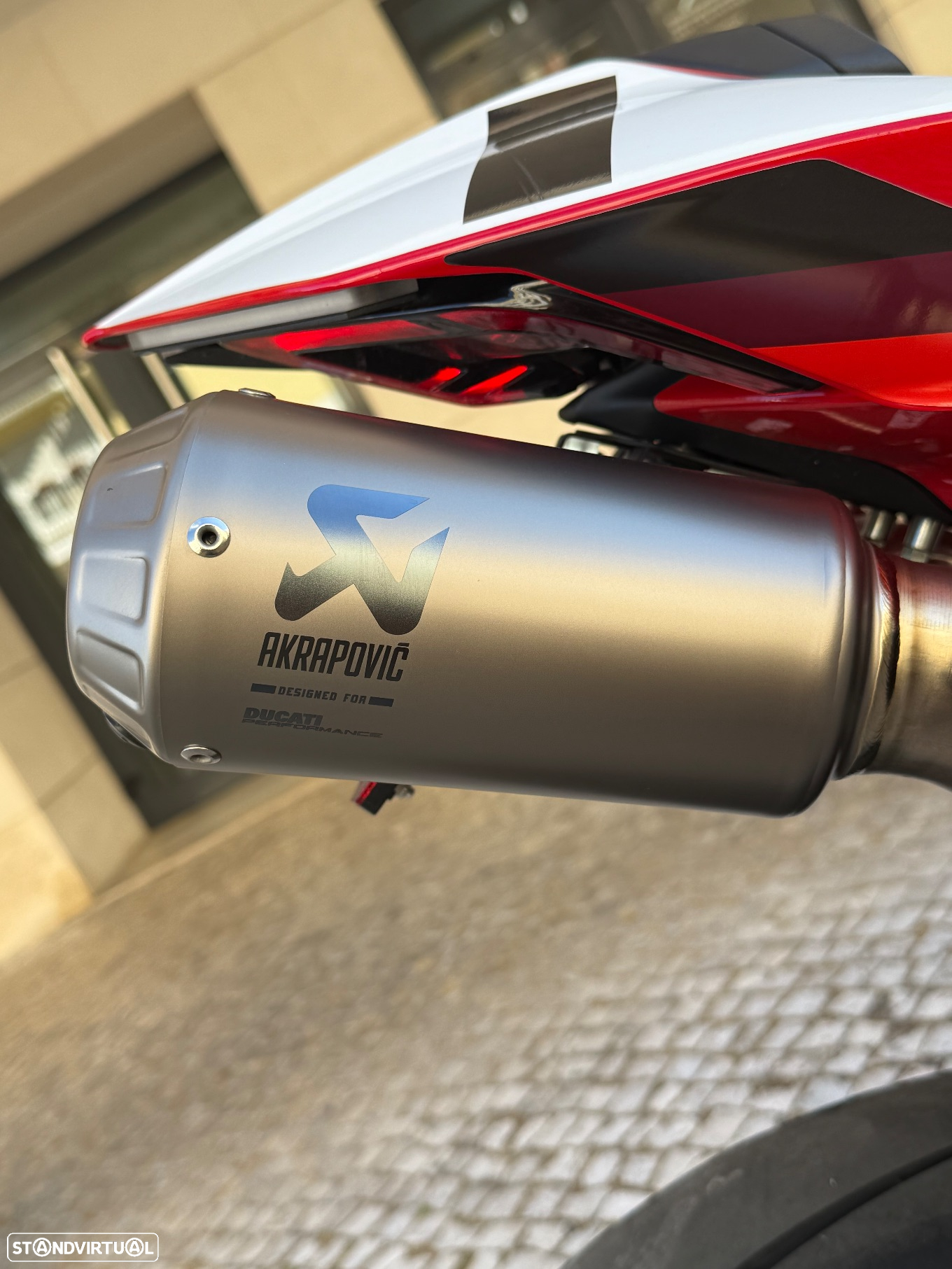 Ducati Panigale V4 S 2025 - 12