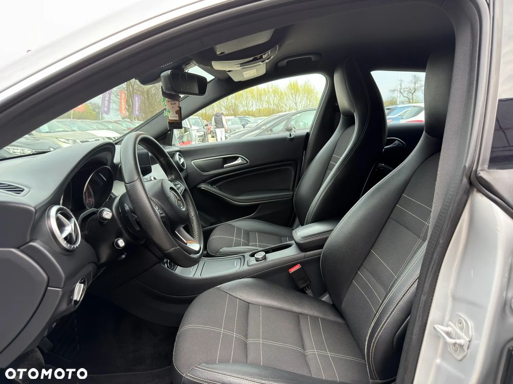 Mercedes-Benz CLA 200 d 7G-DCT - 25