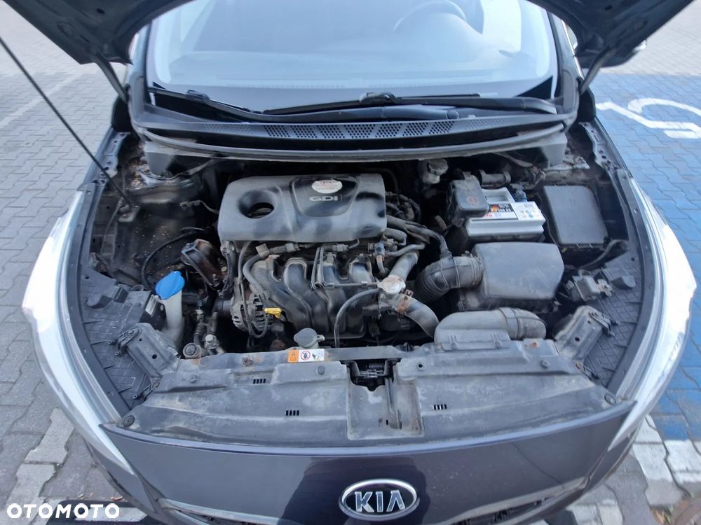 Kia Ceed 1.6 GDI L - 12