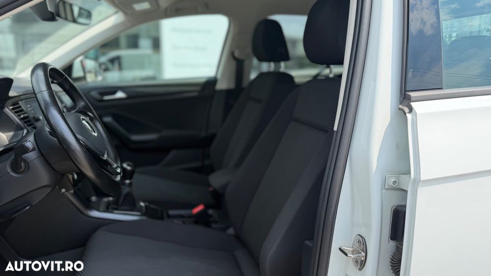 Volkswagen T-Roc - 10