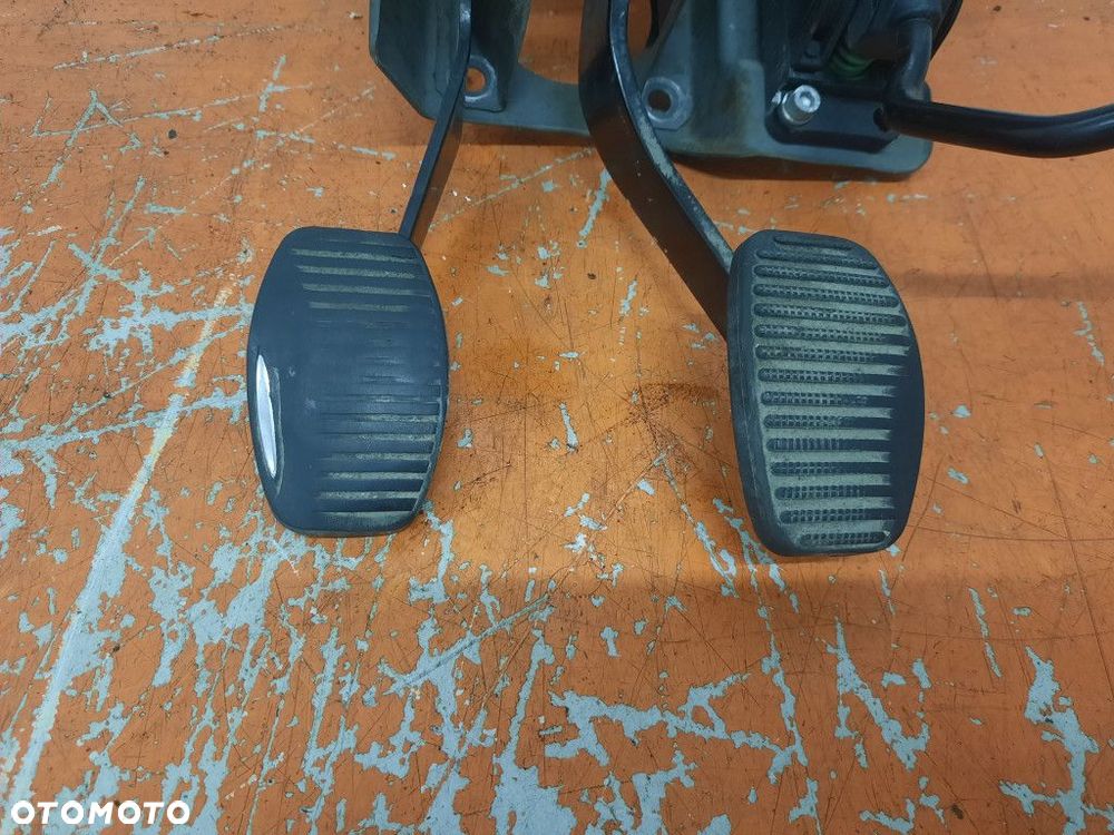 FIAT ALBEA 1.4MT 77KM 04-12 PEDAŁY 0281002379 - 4