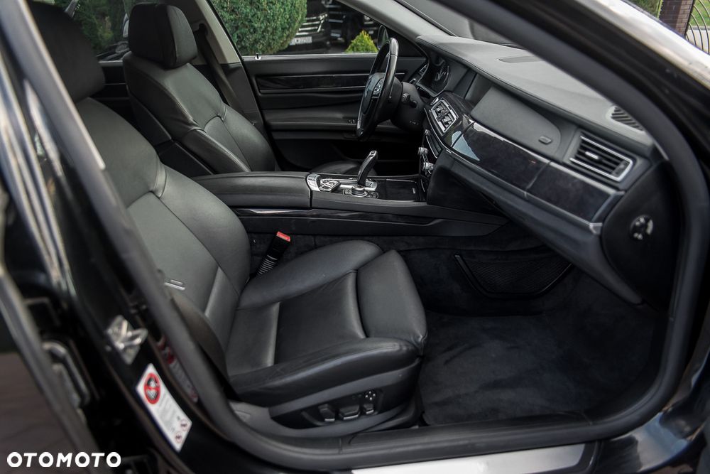 BMW Seria 7 730d - 28