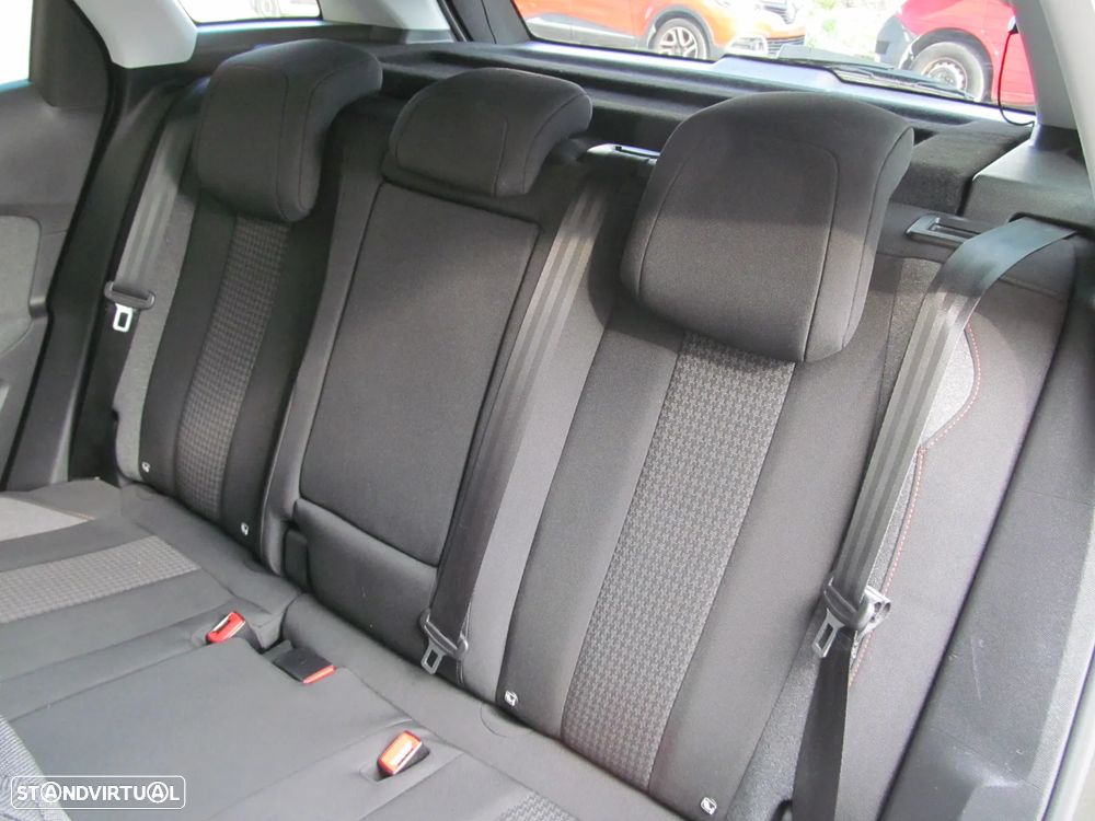 Peugeot 3008 PureTech 130 Stop & Start GPF Active Business-Pack - 8