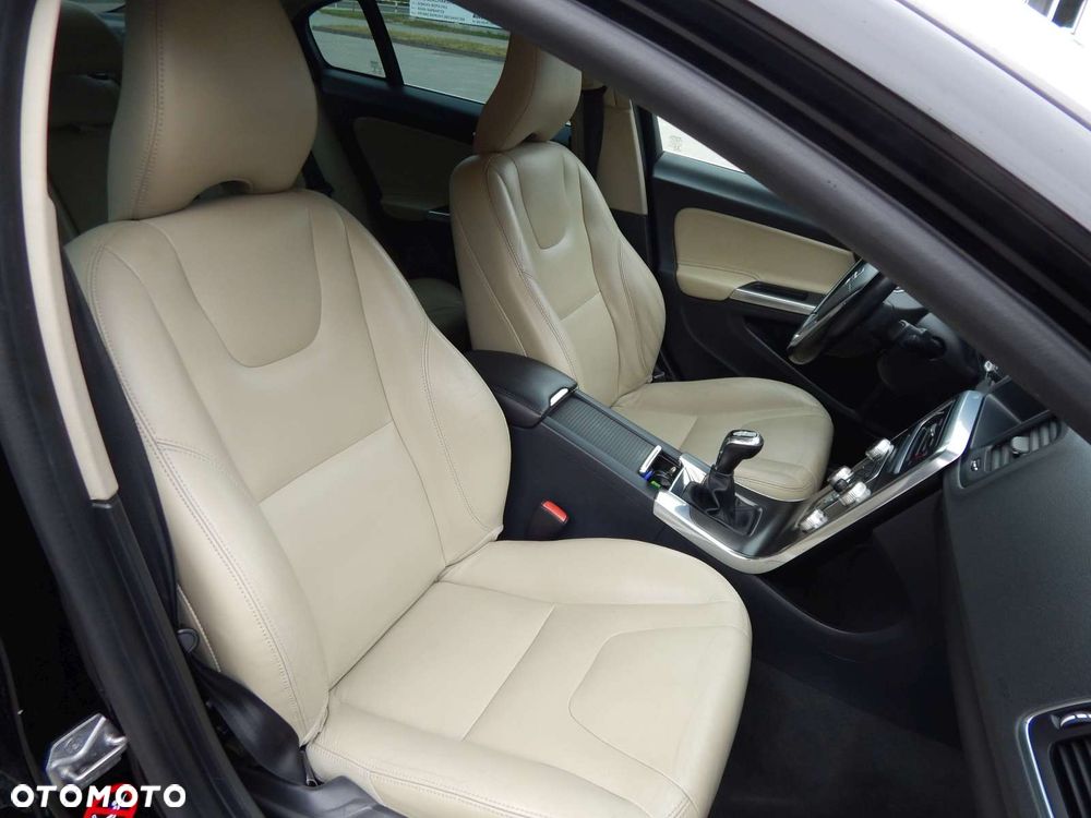 Volvo S60 D4 Drive-E Momentum - 11