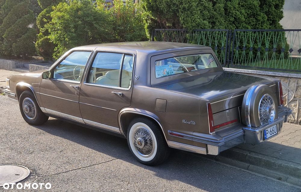 Cadillac Deville - 1