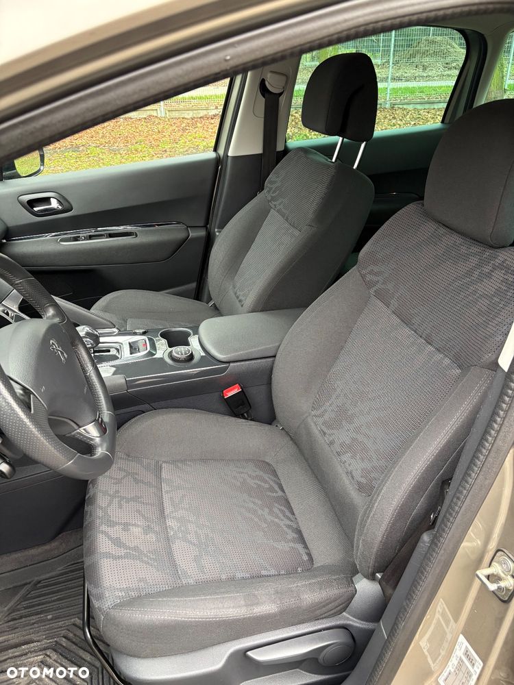 Peugeot 3008 2.0 HDi HYbrid4 - 12