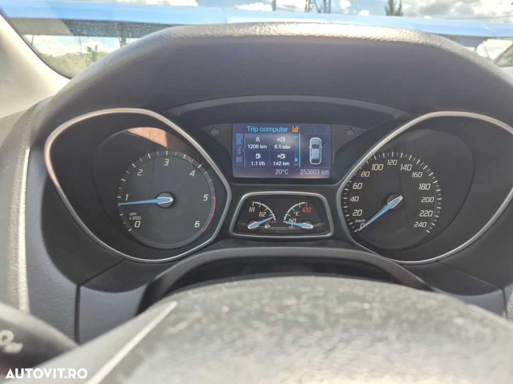 Ford Focus - 28