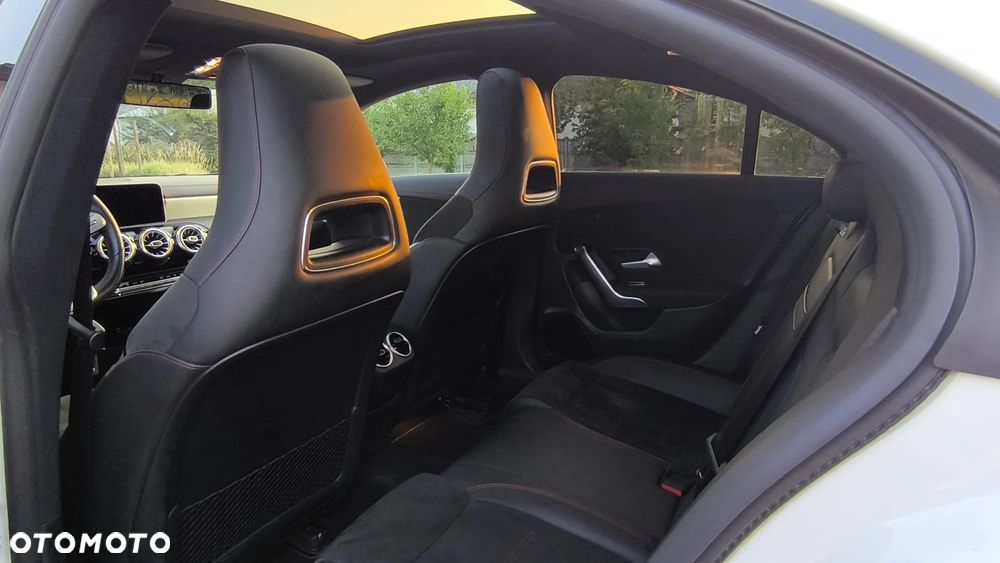 Mercedes-Benz CLA 220 AMG Line 7G-DCT - 14