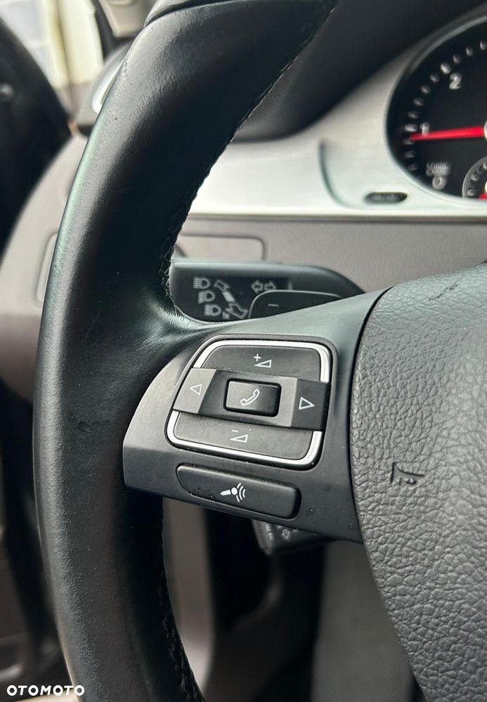 Volkswagen Passat 2.0 TDI DSG BlueMotion Technology Highline - 24