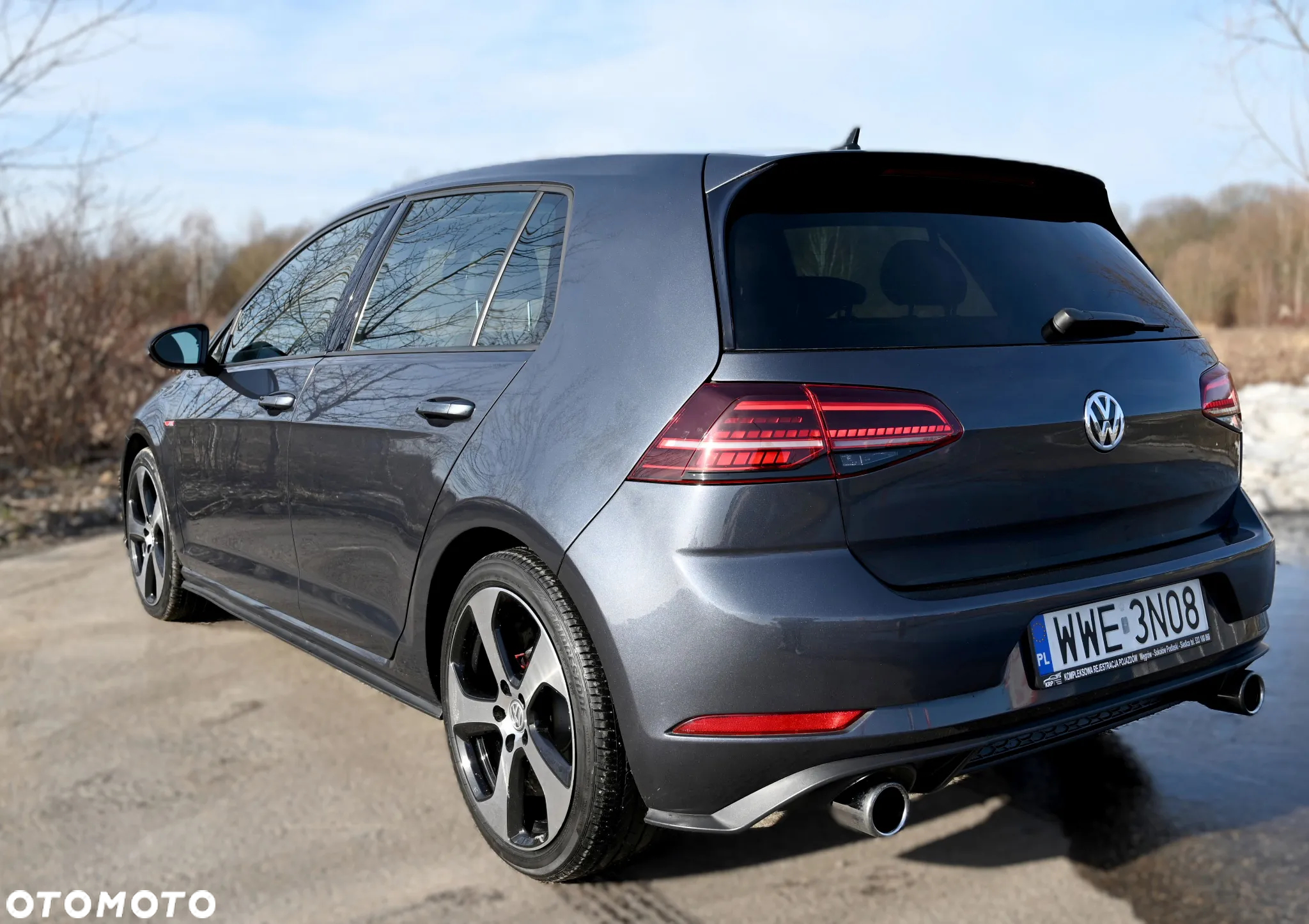 Volkswagen Golf - 23
