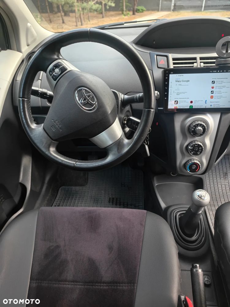 Toyota Yaris 1.3 Sol - 27