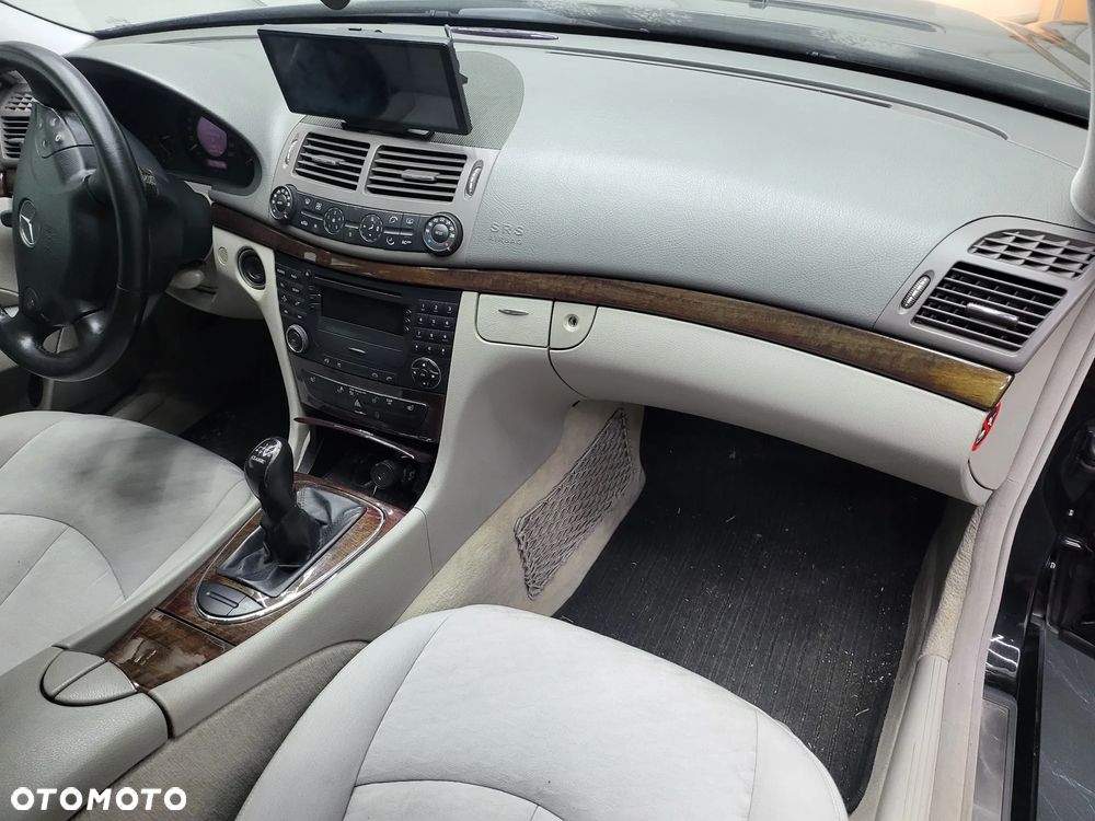 Mercedes-Benz Klasa E 200 Kompressor Classic Sport Edition - 8