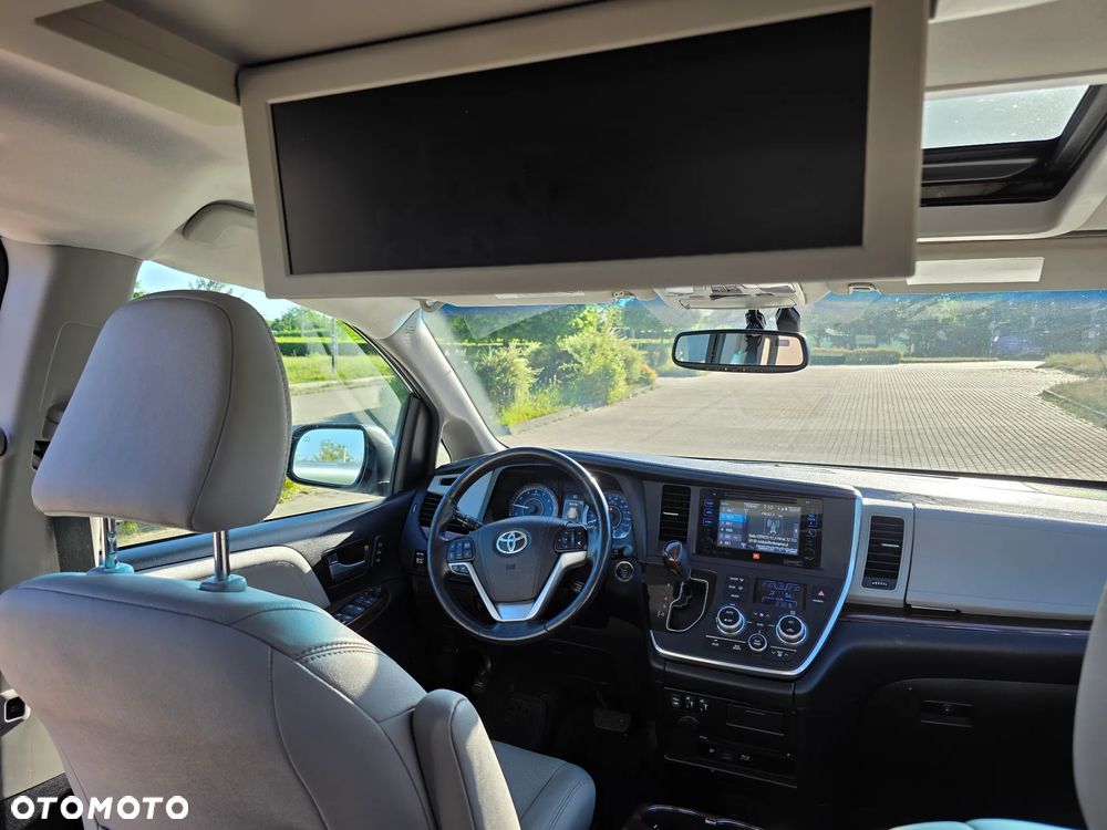 Toyota Sienna 3.5 V6 SE - 9