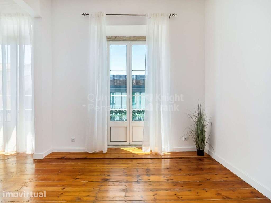 Apartamento T2+1 para arrendar, sem móveis na Misericórdia - Grande imagem: 2/25