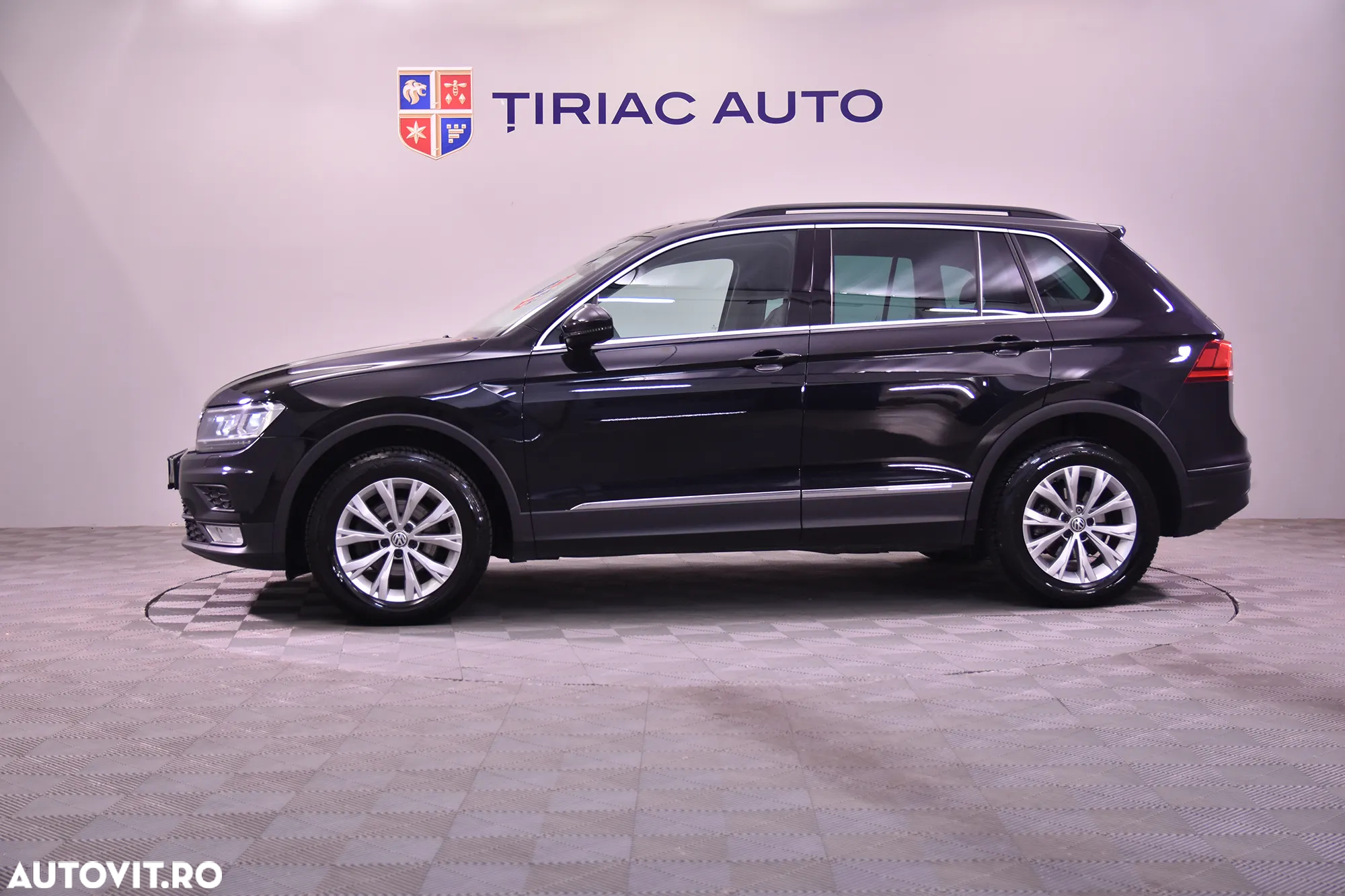 Volkswagen Tiguan - 2