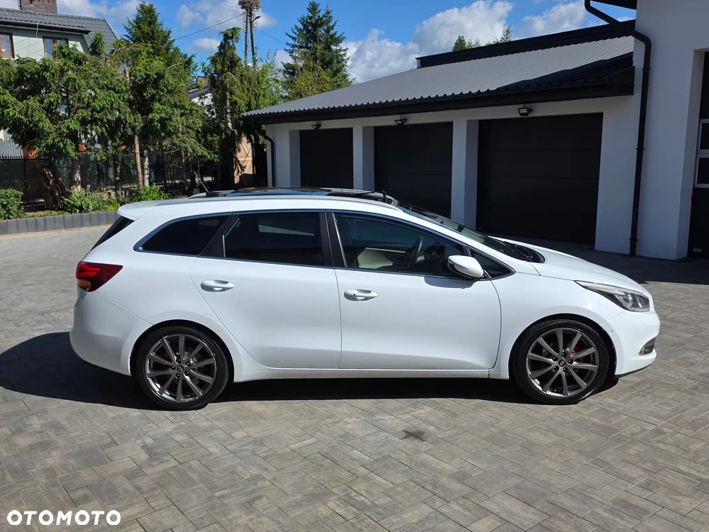 Kia Ceed 1.6 CRDi 128 Platinum Edition - 34