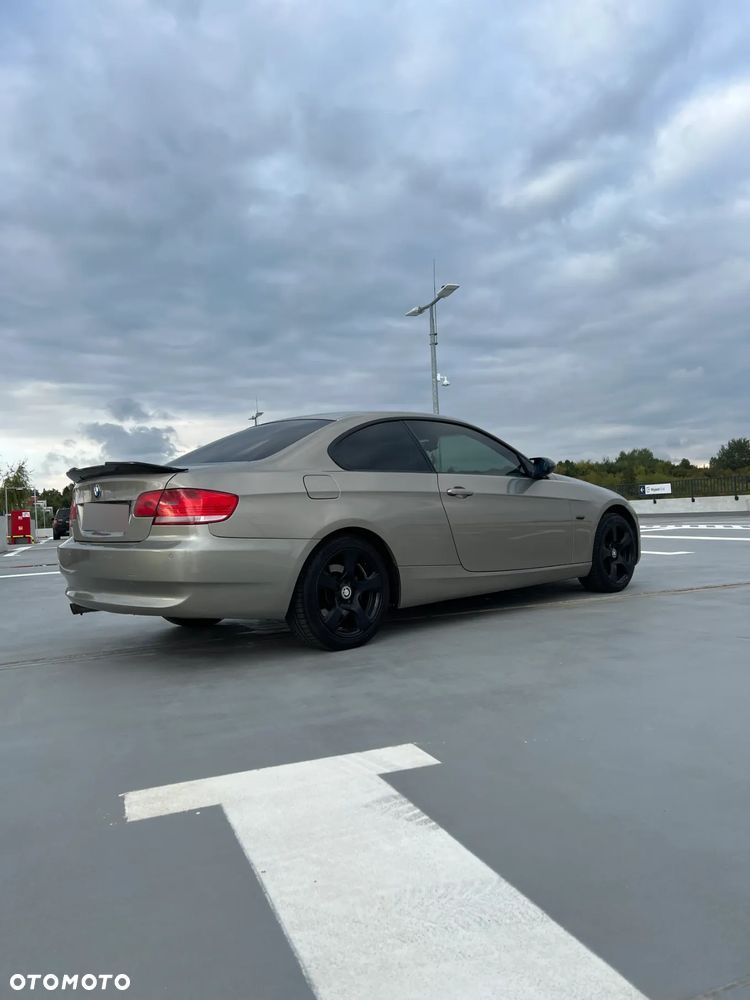 BMW Seria 3 320i - 8