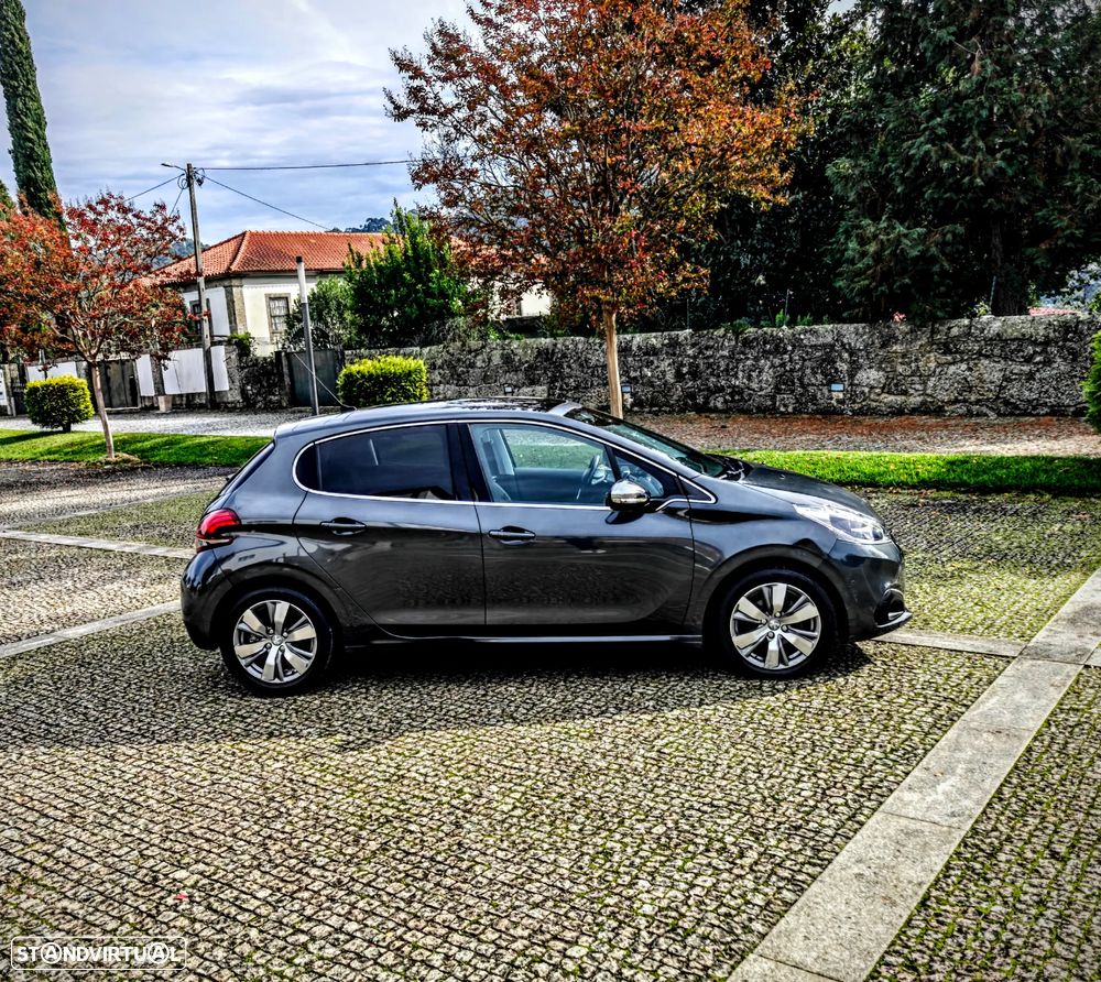 Peugeot 208 1.2 PureTech Allure - 22
