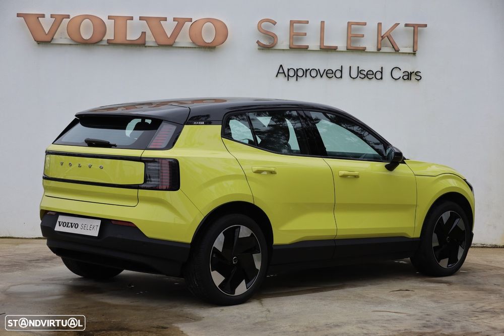 Volvo EX30 69 kWh Single Motor Extended Range Plus - 32