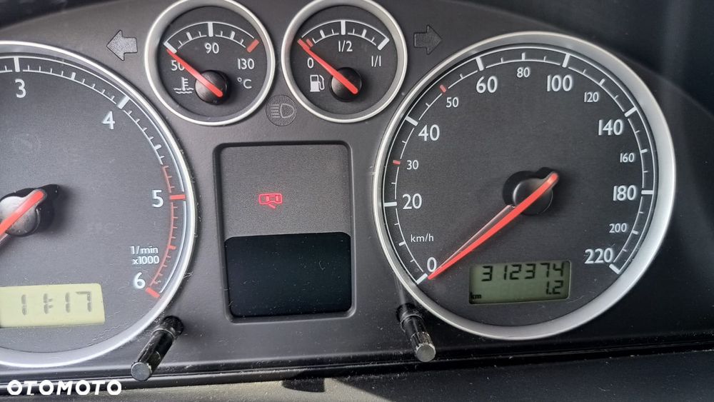 Volkswagen Sharan 1.9 TDI Comfortline - 8