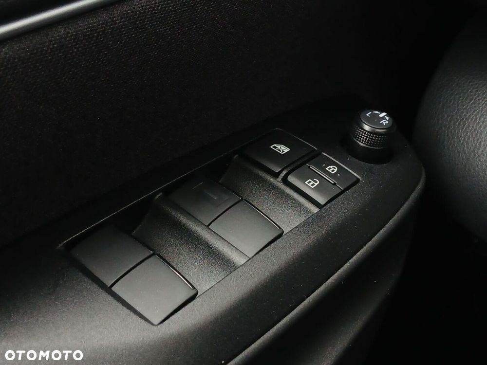 Toyota Yaris Hybrid 1.5 Style - 33