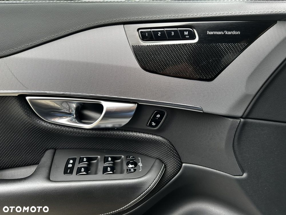Volvo XC 90 - 21