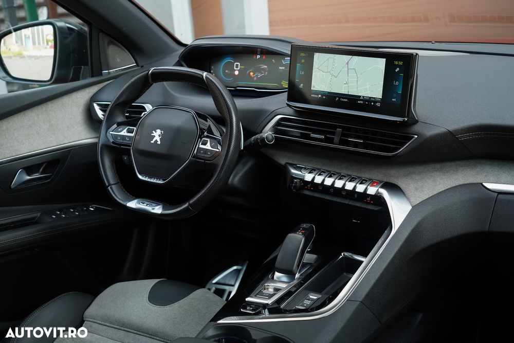 Peugeot 3008 PHEV EAT8 4X4 GT Pack - 31