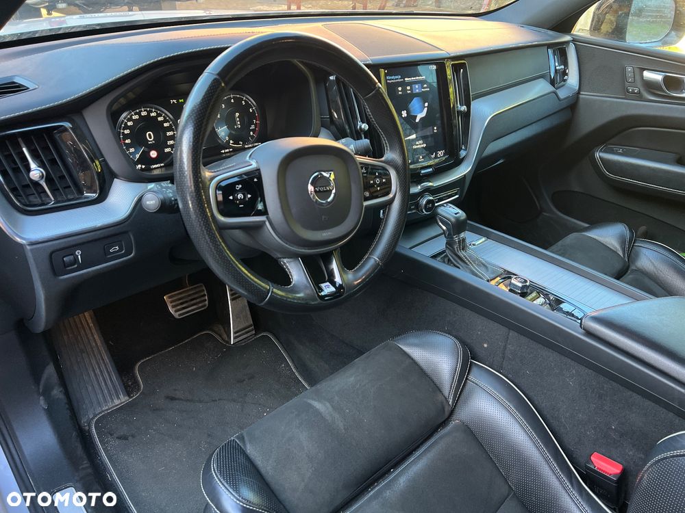 Volvo XC 60 T5 R-Design - 9