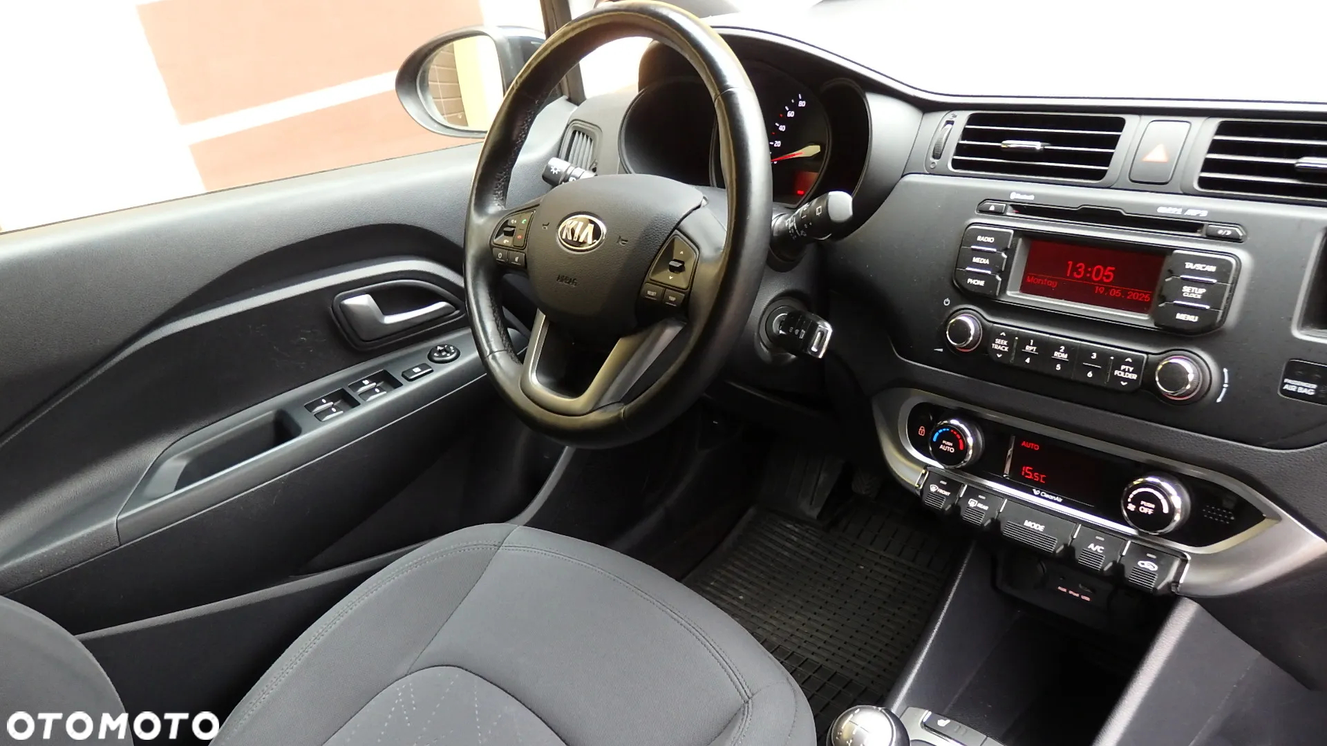 Kia Rio - 33