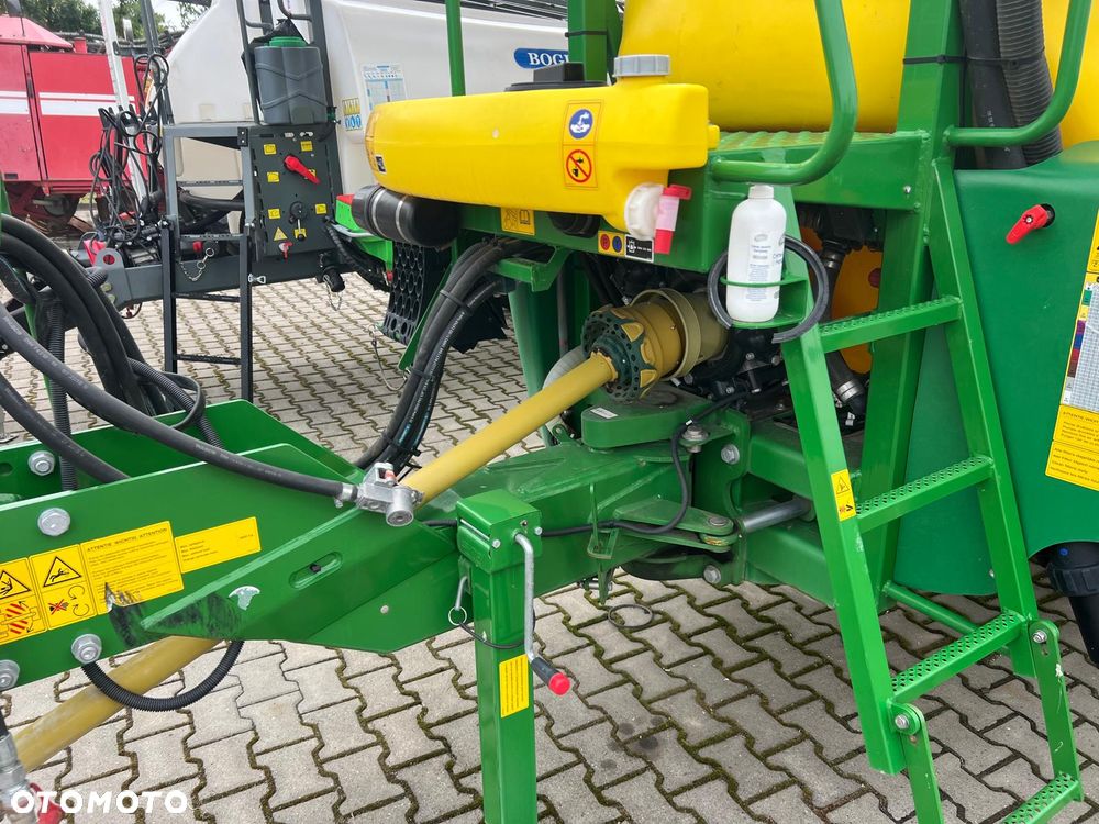 John Deere M724 - 10