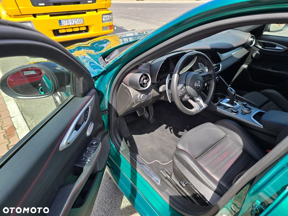 Alfa Romeo Giulia 2.0 Turbo Tributo Italiano Q4 - 16