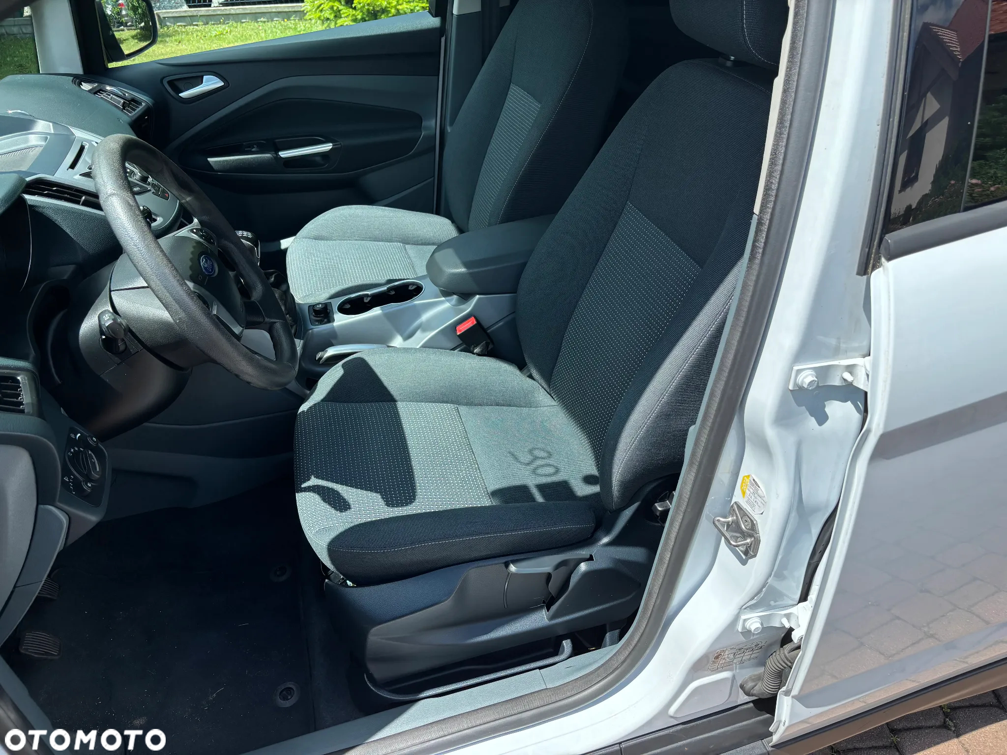 Ford C-MAX 1.6 Ti-VCT SYNC Edition - 12