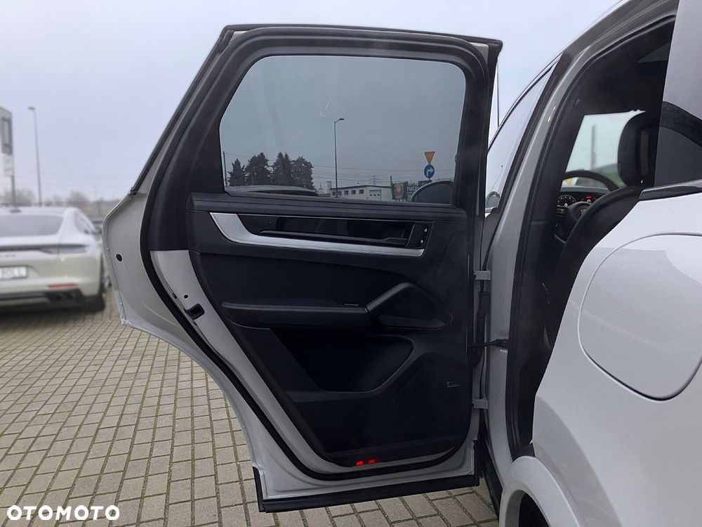 Porsche Cayenne - 18