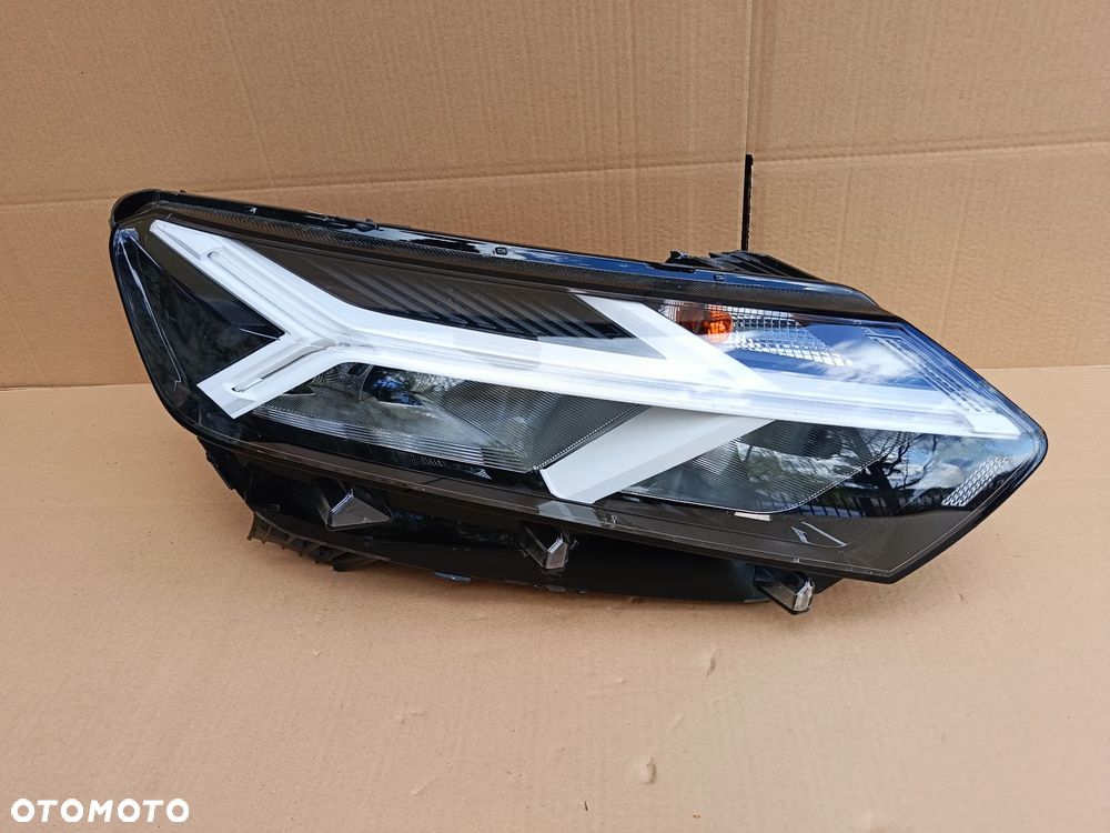 Full Led prawy Dacia Sandero III 3 lift Logan Jogger lampa prawa 260107920R czarna