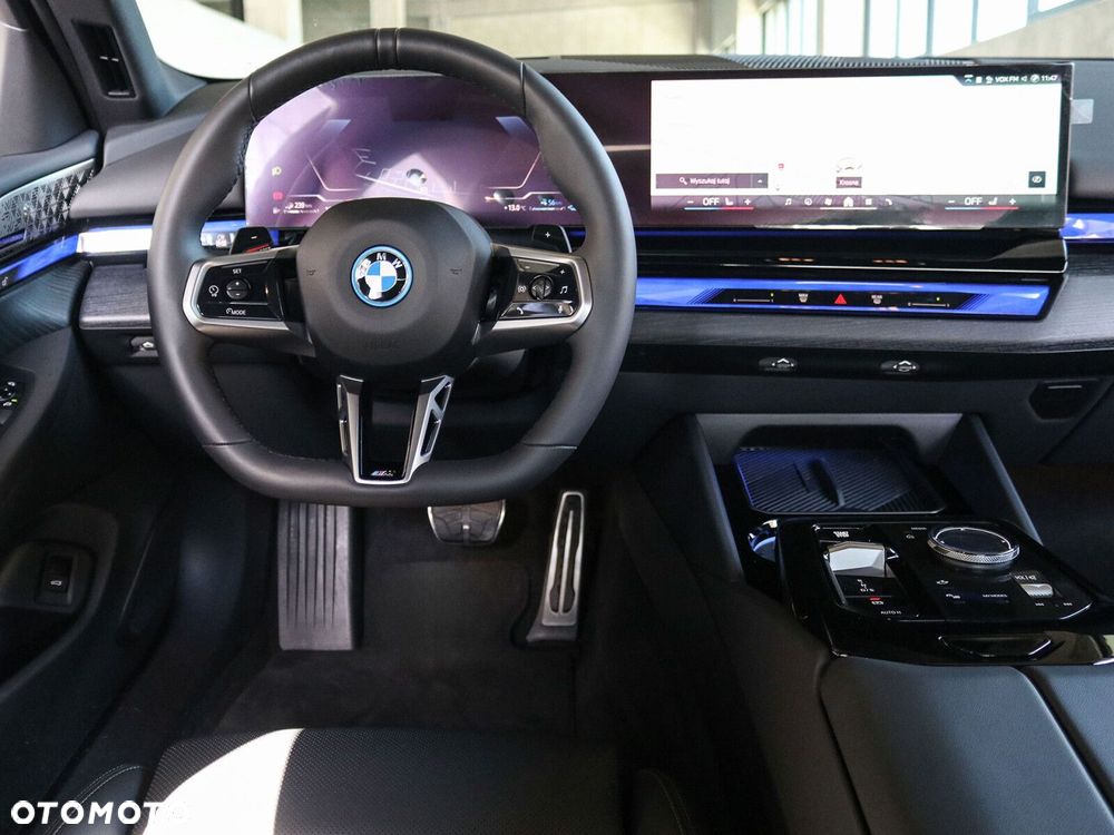 BMW Seria 5 550e xDrive PHEV M Sport - 25