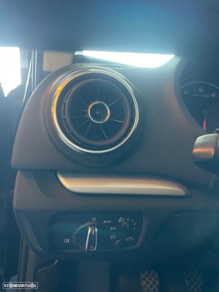 Audi A3 1.2 TFSI Ambiente - 11