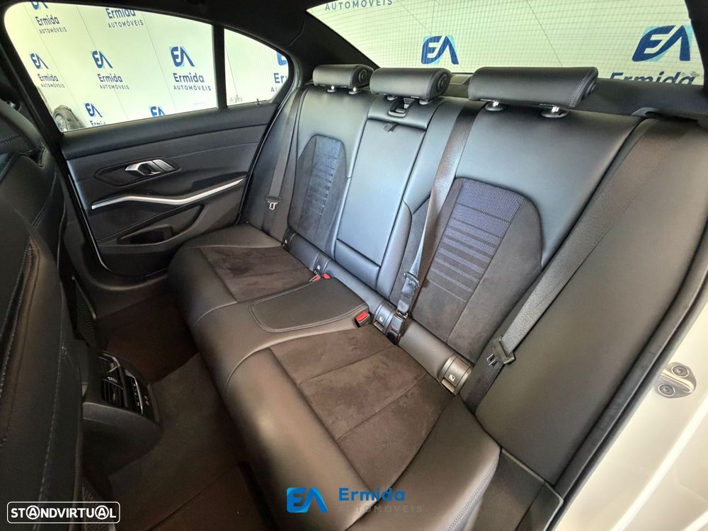 BMW 330 - 28