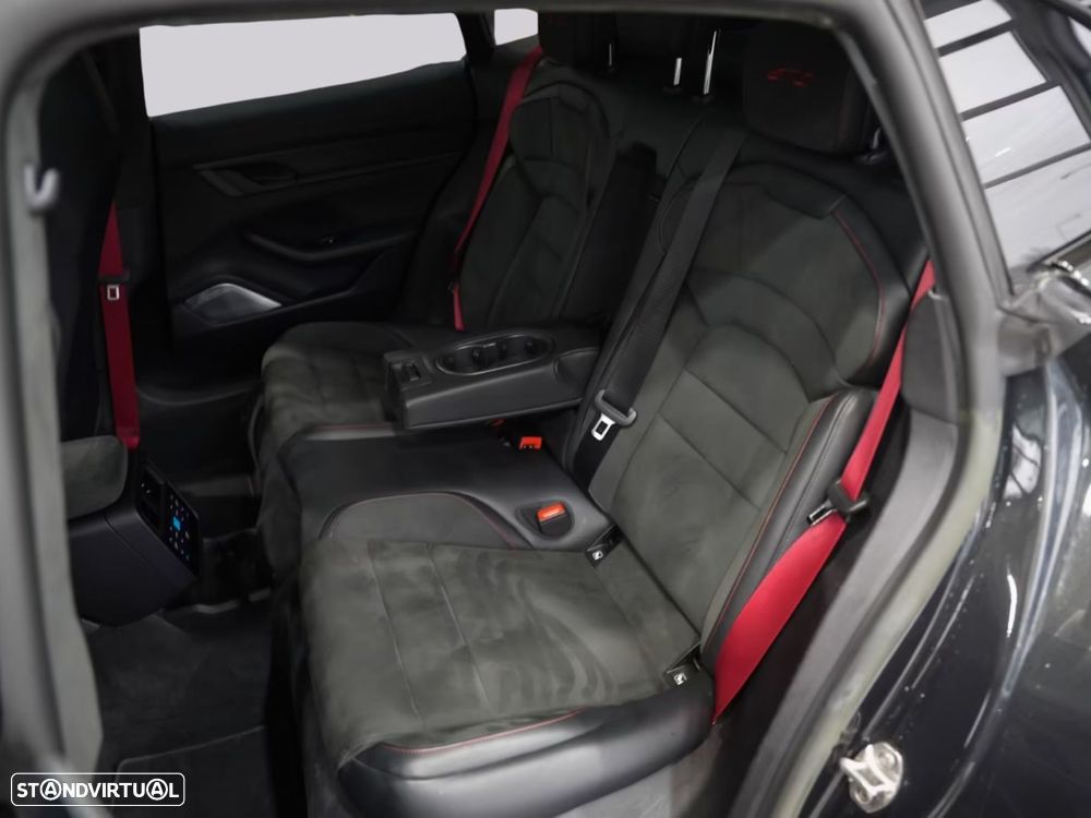 Porsche Taycan Sport Turismo - 15