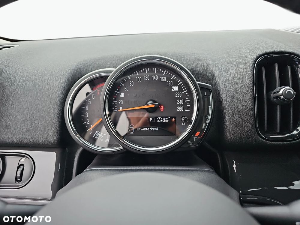 MINI Countryman Cooper Classic Trim - 17