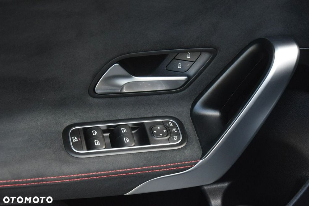 Mercedes-Benz Klasa A 180 AMG Line - 30