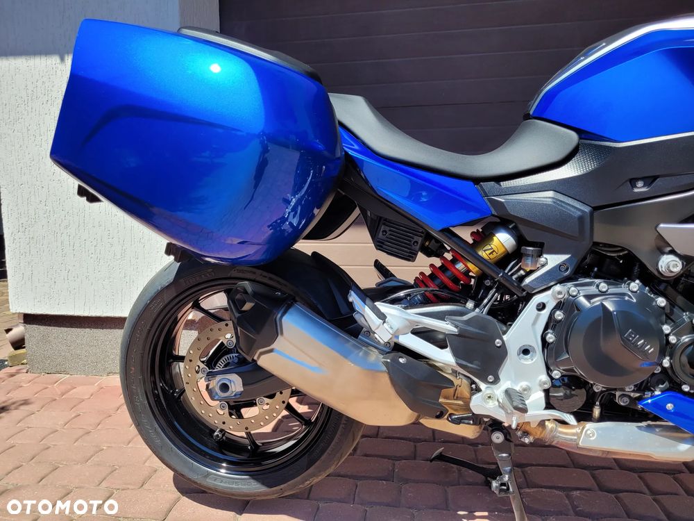 BMW XR - 17