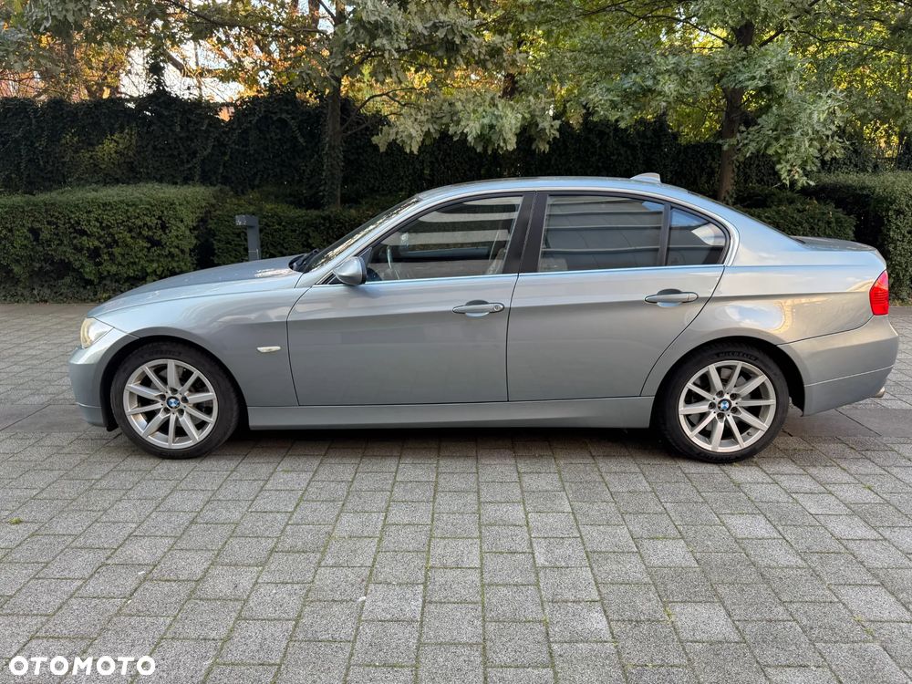BMW Seria 3 330i - 1