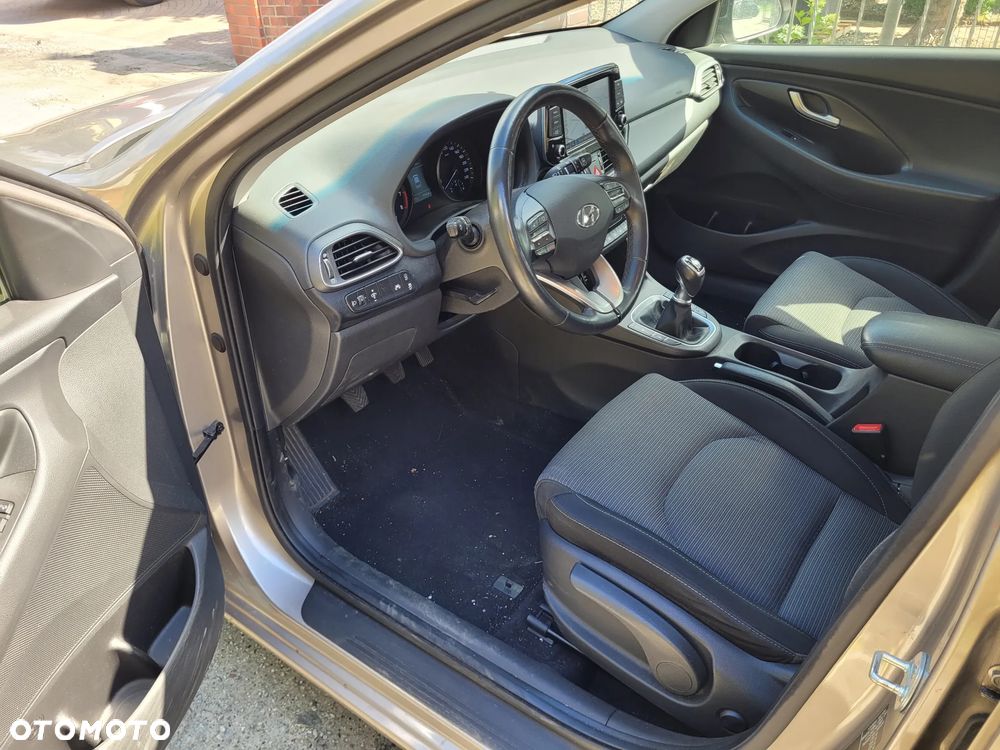 Hyundai i30 1.5 Intro - 7
