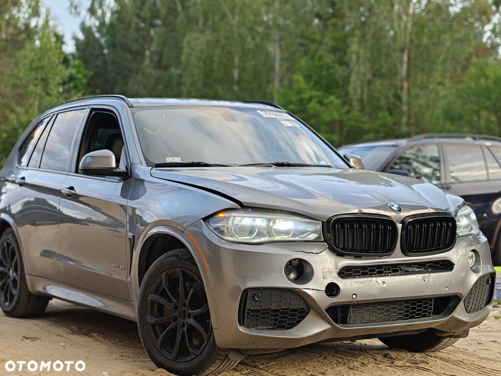 BMW X5 xDrive50i Sport-Aut - 2