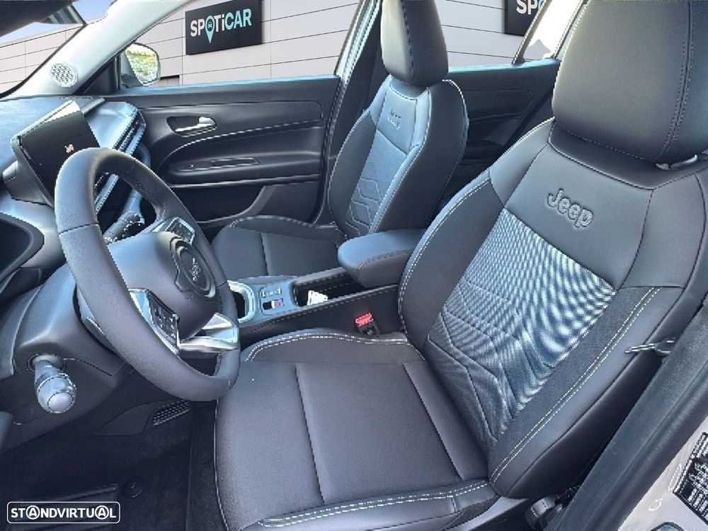 Jeep Avenger 1.2 e-Hybrid Altitude DCT - 9