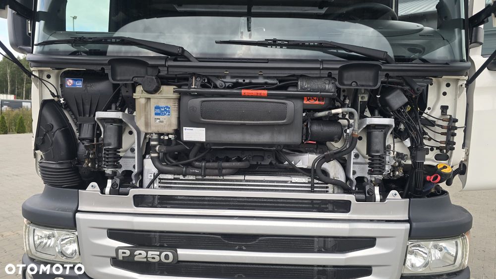 Scania P250 Euro 6 kurierka zabudowa kontener kurierka full air super stan! świeży import! - 15