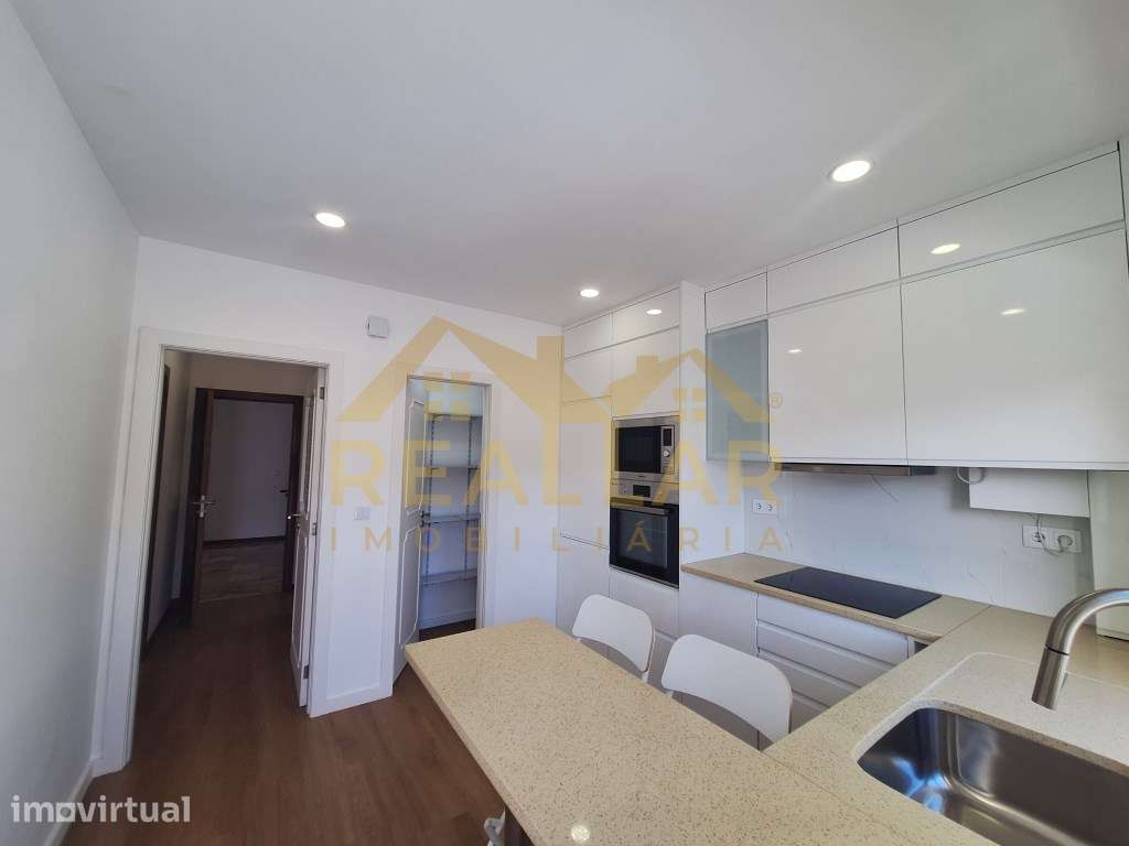 Apartamento T3 no Centro da Póvoa de Varzim - Grande imagem: 3/27