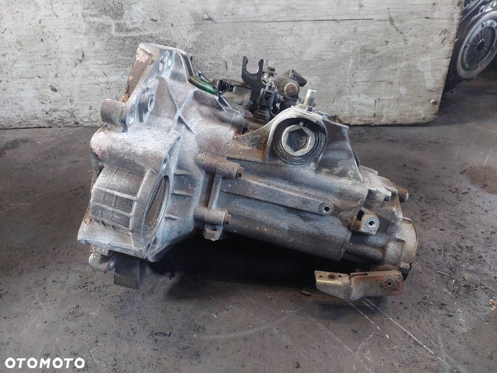 SKRZYNIA BIEGÓW VOLKSWAGEN GOLF IV 1.4 16V DUW - 2