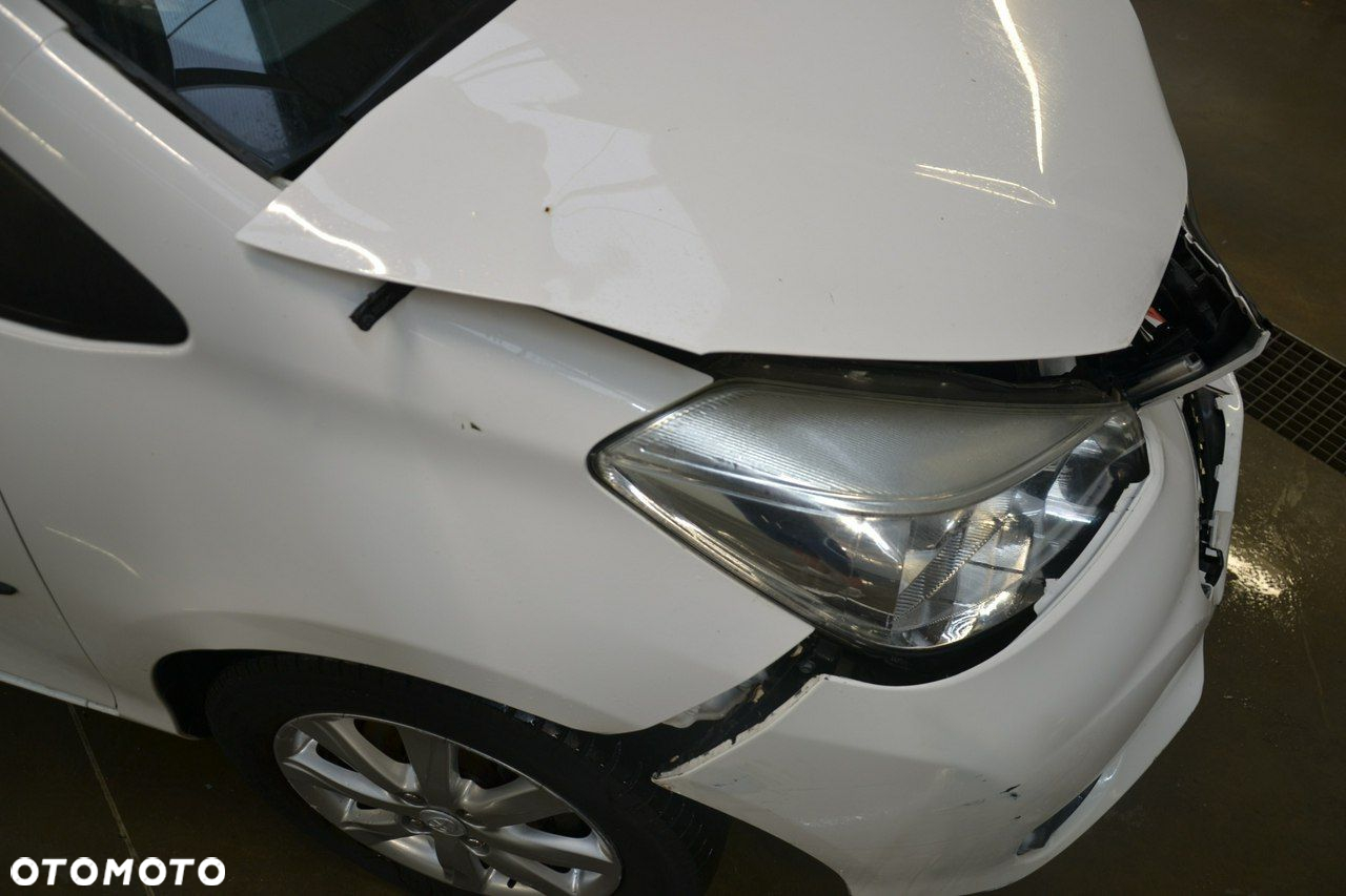 Toyota Yaris - 22